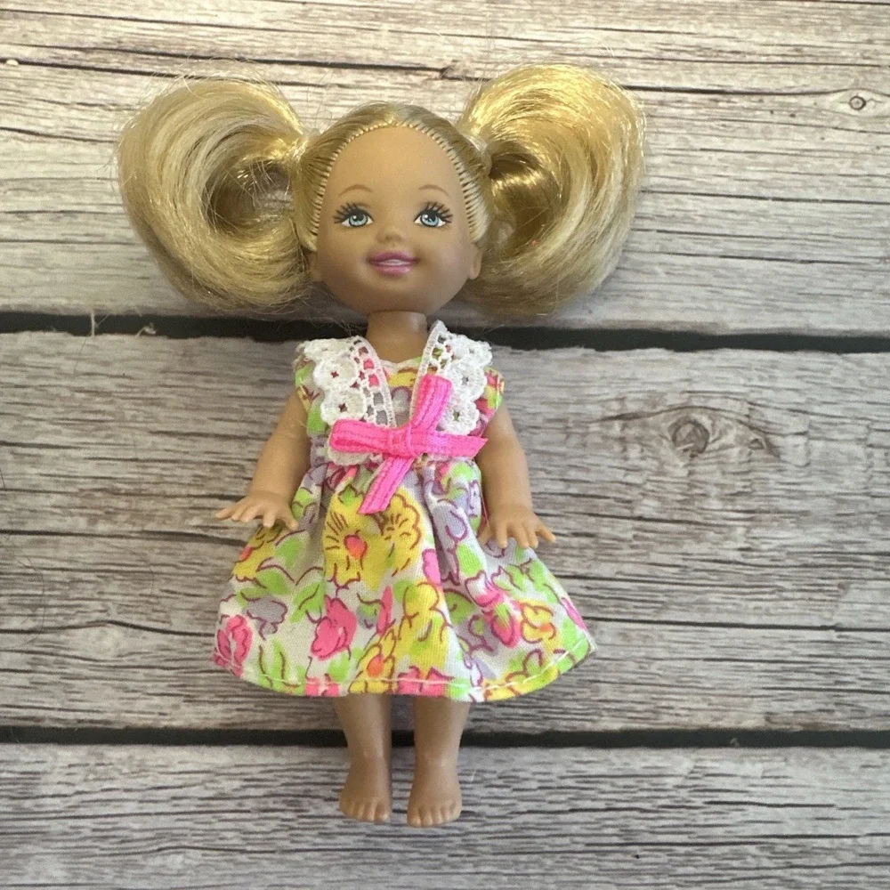 Vintage 1994 Mattel Kelly Barbie's Little Sister Blonde Hair Blue Eyes